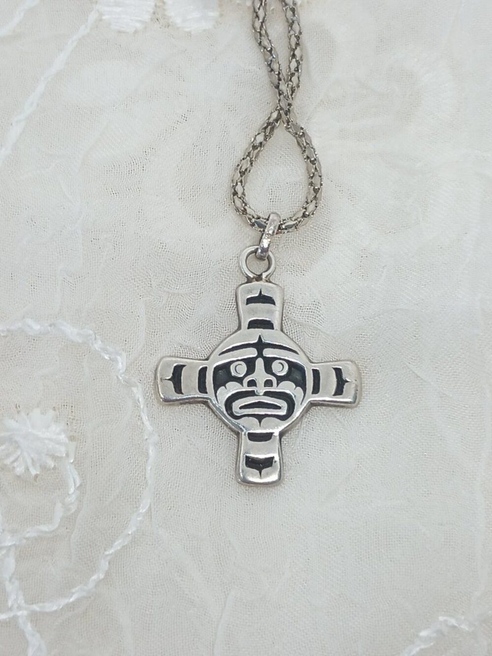 Chief Henry Hunt Kwakiutl Carver Genuine Silver Necklace aboriginal design